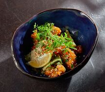 Креветка в азиатском соусе с огурцом