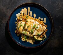 Кальмар на гриле с булгуром и соусом том-ям