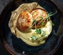 Куриные котлеты с картофельным пюре