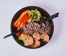 Соба со свининой в свит чили Max