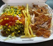 Шаурма в тарелке, кукуруза