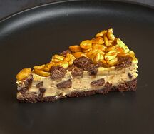 Чизкейк сникерс