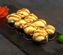 Запеченый ролл с курицей