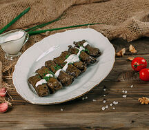 Долма из виноградных листьев