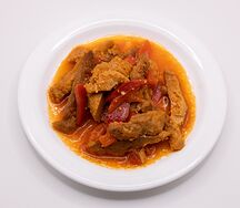 Не мясо с розмарином в томатном соусе 