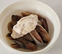 Сельдь с майонезом и горчицей