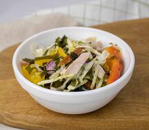 Салат зеленый с копченой курицей