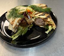 Гирос с шашлыком из cвинoй шеи