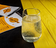 Вода с газом