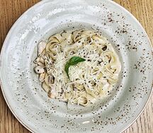 Паста с курицей и грибами