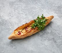 Хачапури по-аджарски с турецким беконом и баклажанами