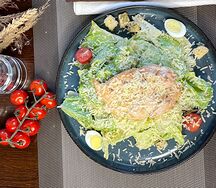 Цезарь с курицей на гриле