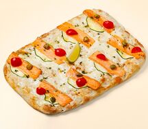 Римская пицца Амо с лососем и цукини