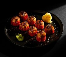 Запеченный ролл с лососем