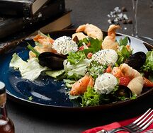 Салат с морепродуктами
