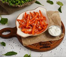 Батат фри с пармезаном и соусом Блю чиз