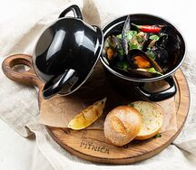 Мидии в сливочном соусе блю чиз