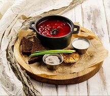 Борщ с томлёной говядиной Питница