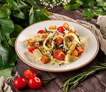 Салат Цезарь с курицей гриль Питница