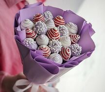 Клубничный букет Сиреневый неон