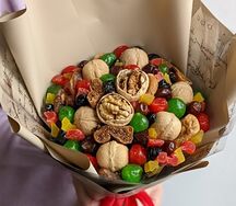 Букет из орехов и сухофруктов Мураками