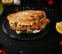 Бургер с куриным бедром
