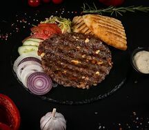 Плескавица по-гурмански