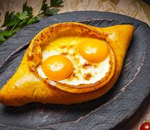 Хачапури по-аджарски большой