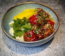Курица с ананасами