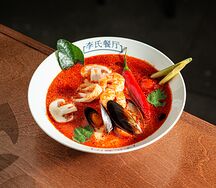 Том ям с морепродуктами 
