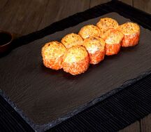 Ролл запеченный с окунем