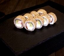 Сливочный ролл с лососем и креветкой