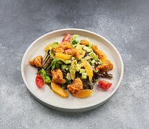 Салат с курицей карри
