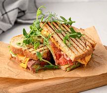 Гриль-чиз с говядиной и беконом