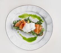 Авокадо-тост с лососем