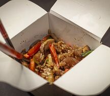 Тяхан с курицей в соусе терияки мини