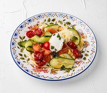 Скрэмбл с лососем, муссом пармезан и корейскими огурцами