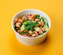 Салат с креветками и ореховым соусом