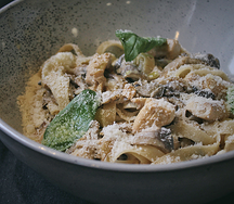 Курица с вешенкой