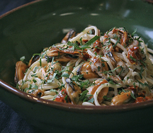 Мидии с вялеными томатами