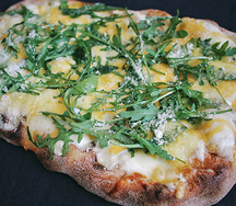 Сырная с трюфельным маслом и рукколой