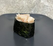 Гункан с окунем