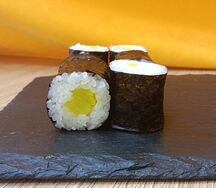 Хосомаки с такуаном