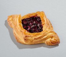 Даниш с пряной вишней из пекарни Футура