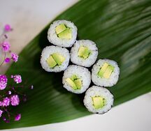 Ролл с авокадо