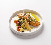 Филе лосося с печеными овощами