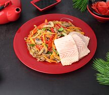 Лапша удон с лососем