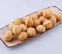 Орешки с вареной сгущенкой