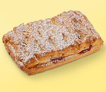 Слойка с творогом и брусникой