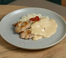 Куриное бедро с кускусом